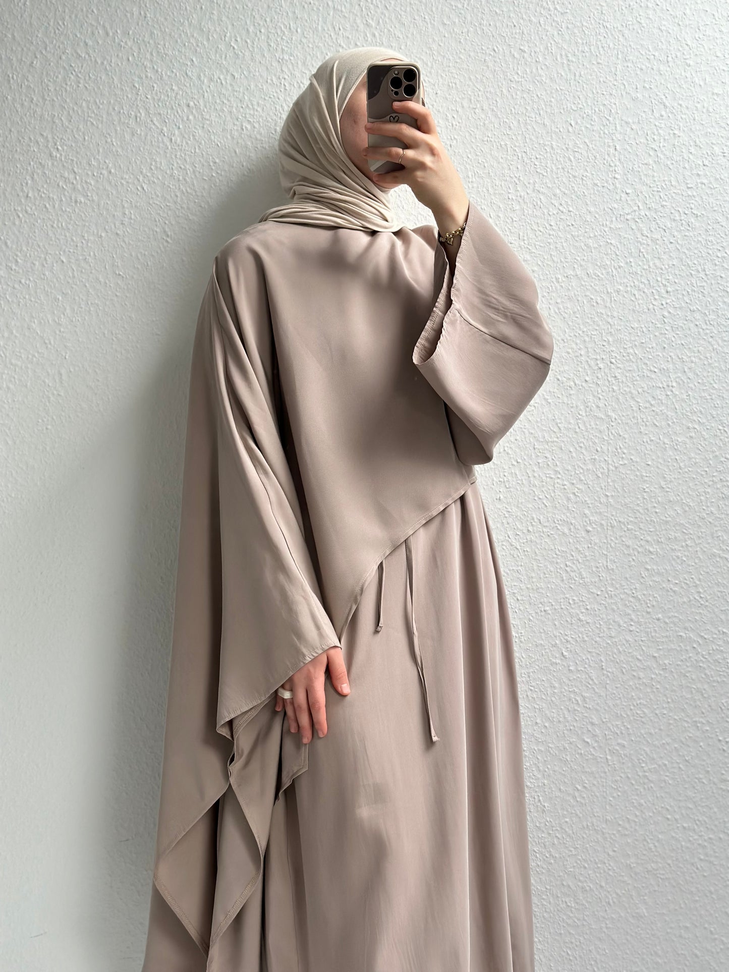 Zaya Cupro Abaya - Beige