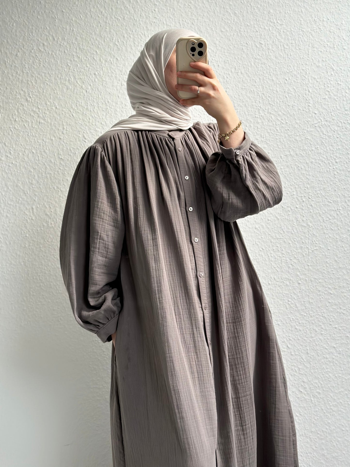 Geknöpftes Musselinkleid - Grau