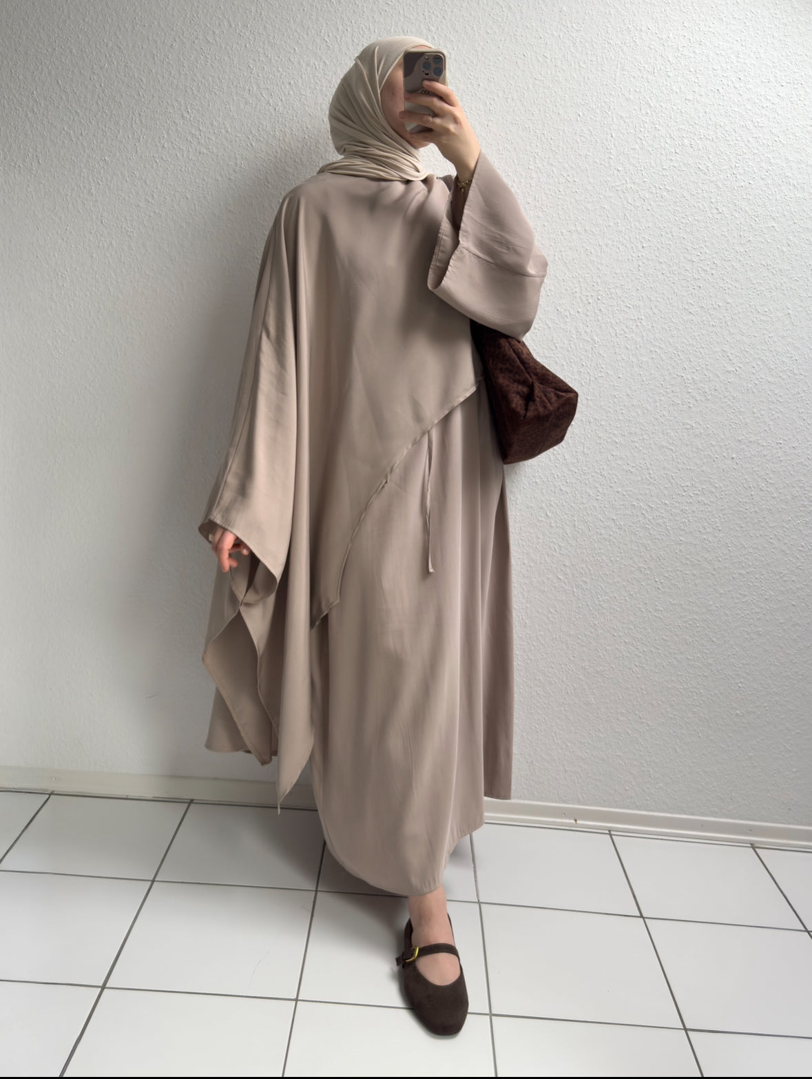 Zaya Cupro Abaya - Beige