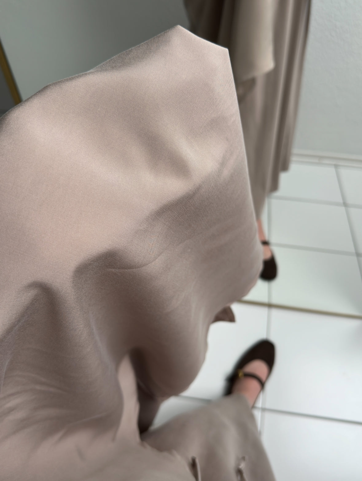 Zaya Cupro Abaya - Beige